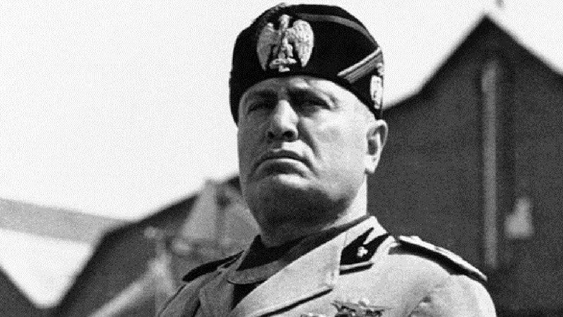 Tinh su gay soc cua nha doc tai Benito Mussolini